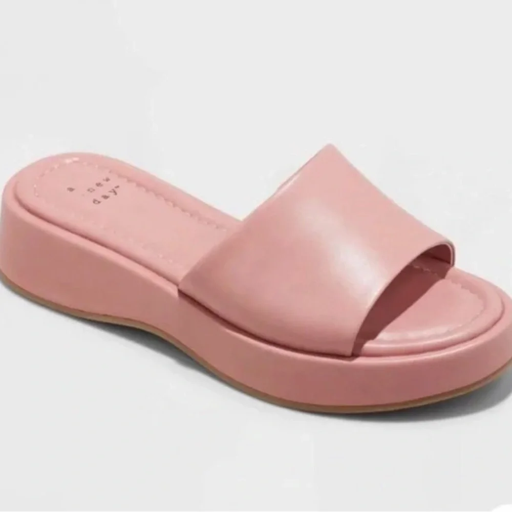 NEW! New Day - Carlita - Pink Sandal Slip On - Womens SZ  7 1/2 Wide NWT NWB